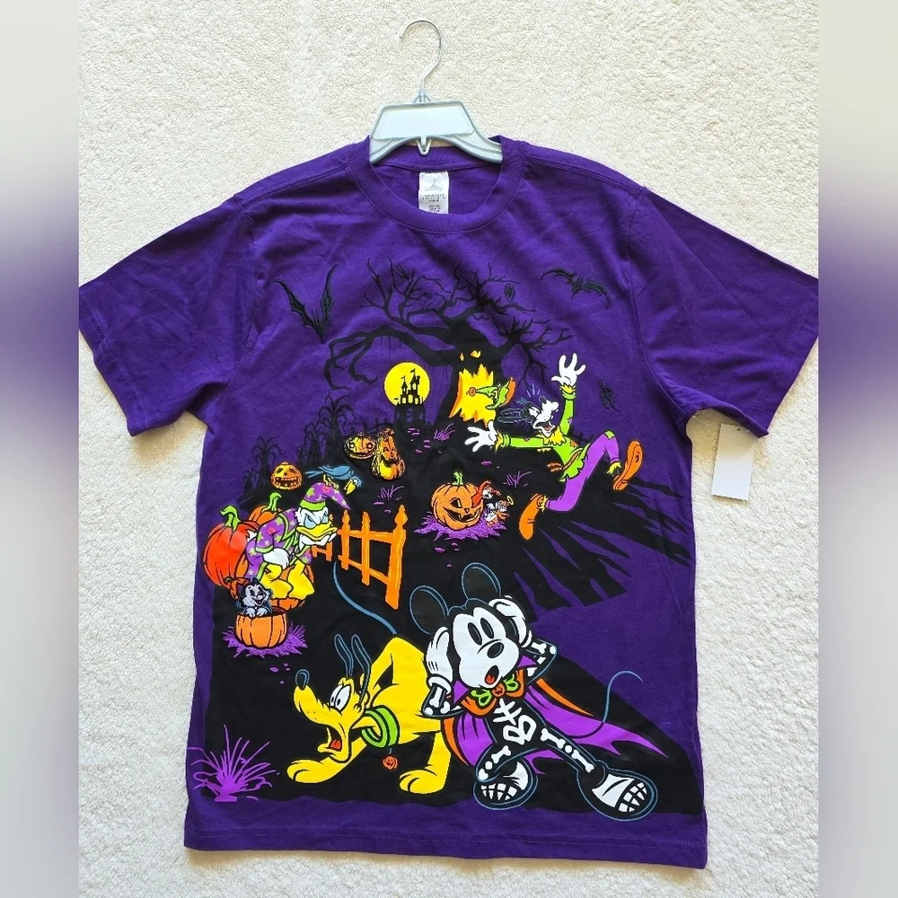New original Disney store Men's Mickey Mouse & Friends Halloween t-shirt, size M